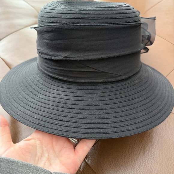 Elegant Black Women's Hat with Bow - Picture 2 of 4